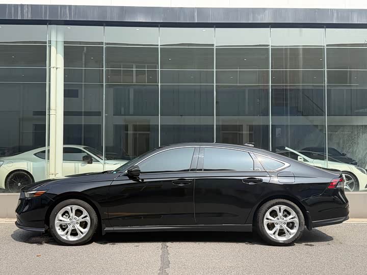 Photo 3 - Honda Accord