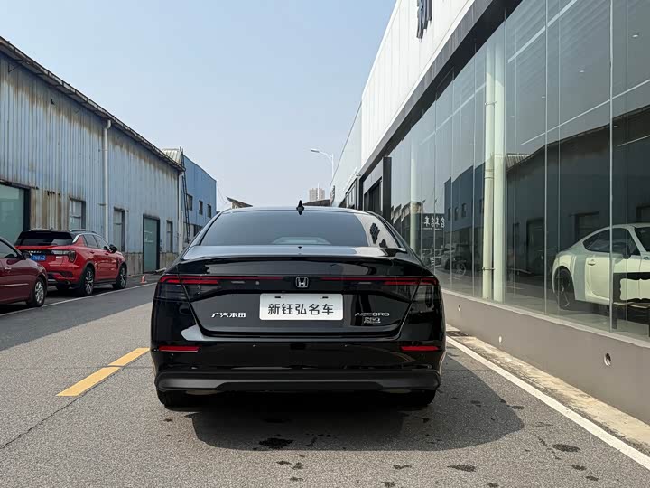 Photo 6 - Honda Accord