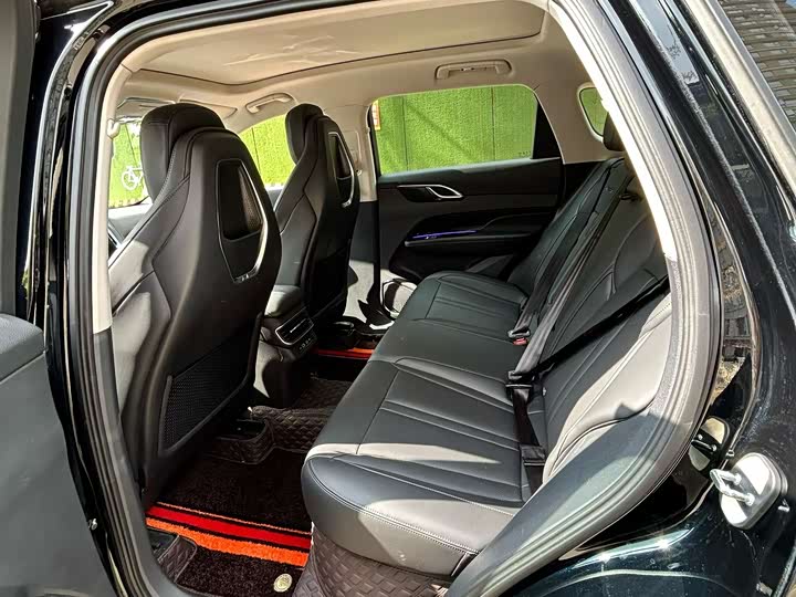 Фото 4 - Hongqi HS3