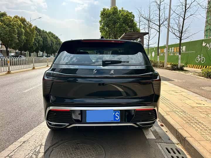 Фото 8 - Hongqi HS3