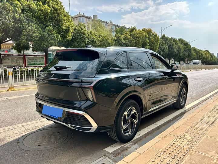 Фото 9 - Hongqi HS3