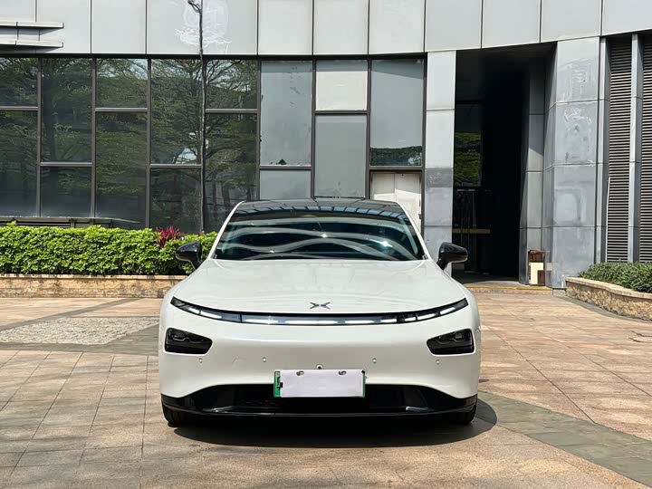 Фото 2 - XPeng P7