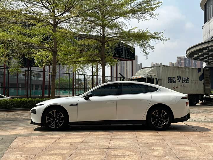 Фото 6 - XPeng P7