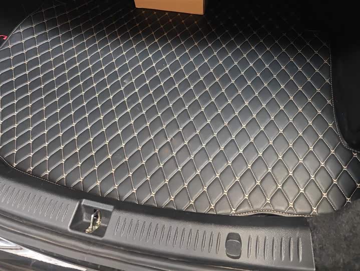 Фото 4 - Mercedes-Benz E-Class