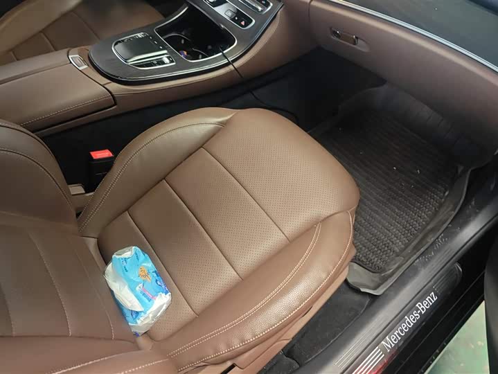 Фото 8 - Mercedes-Benz E-Class