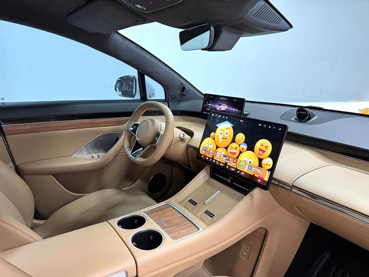 Фото 7 - Luxeed R7