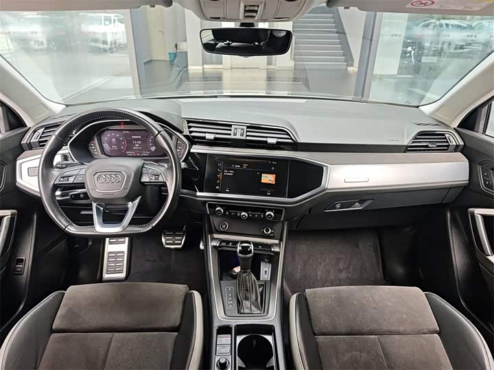 Zdjęcie 6 - Audi Q3
