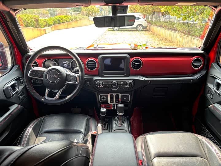 Photo 8 - Jeep Wrangler