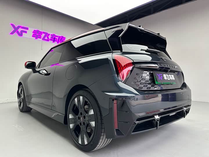 Фото 5 - Mini Cooper JCW