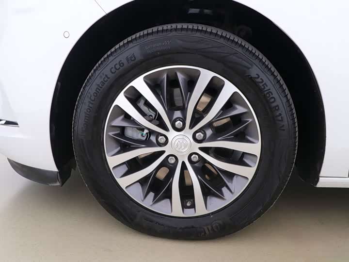 Фото 8 - Buick GL8 ES