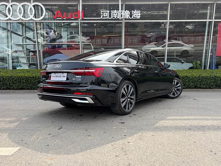 Фото 5 - Audi A6L