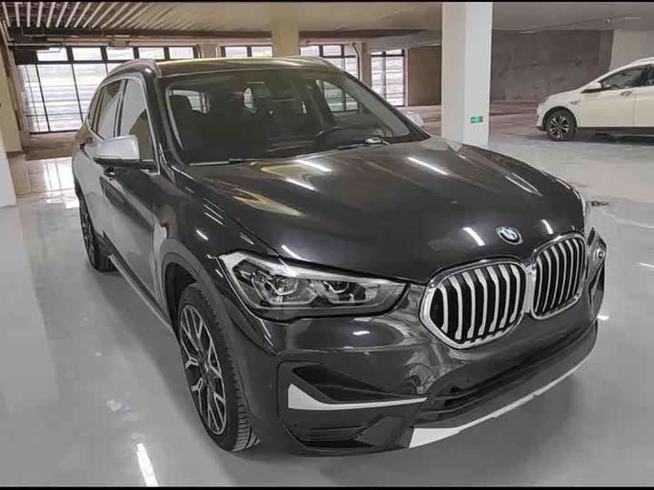 Фото 2 - BMW X1