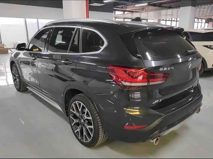 Фото 8 - BMW X1
