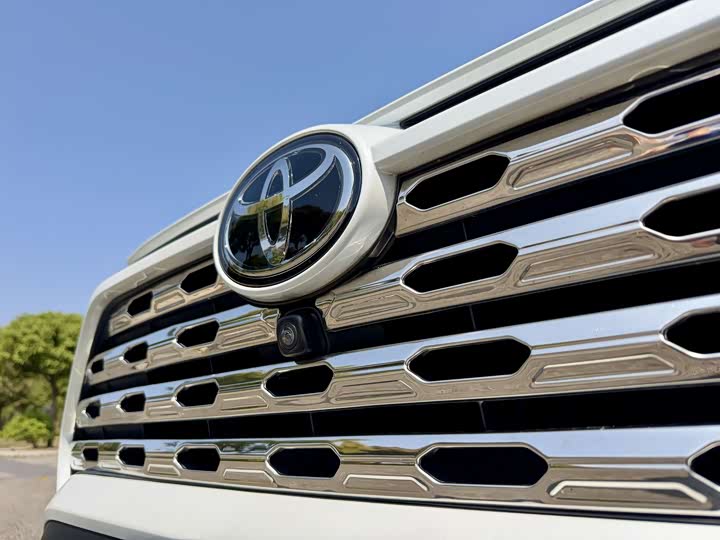 Фото 7 - Toyota RAV4