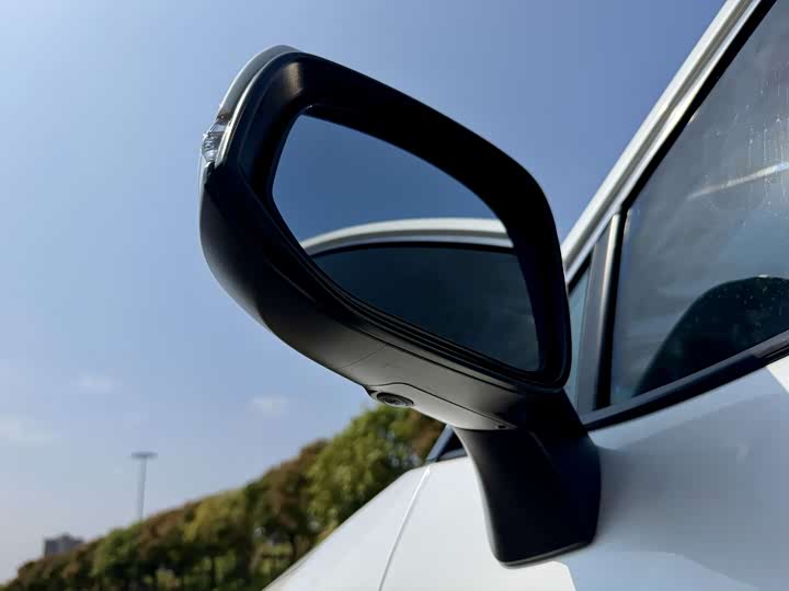 Фото 8 - Toyota RAV4