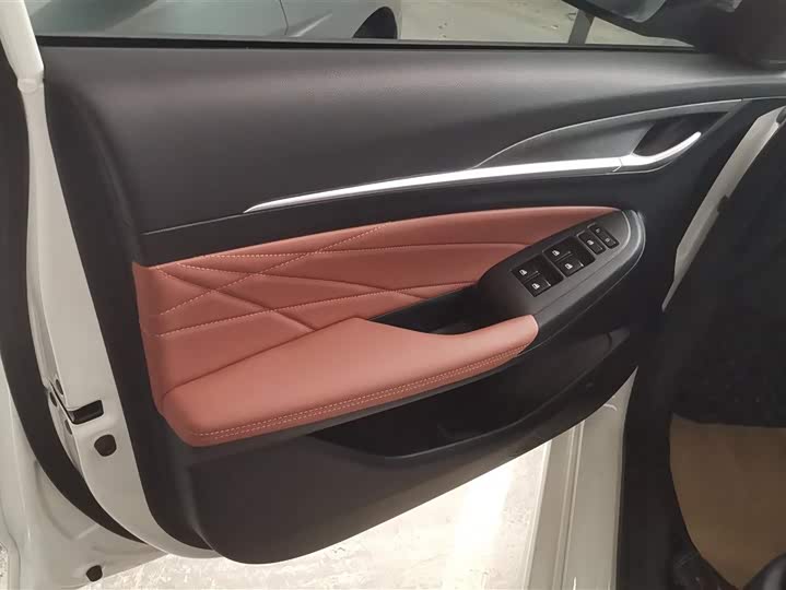 Фото 7 - Changan Eado Plus