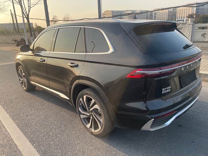 Фото 7 - Geely Monjaro