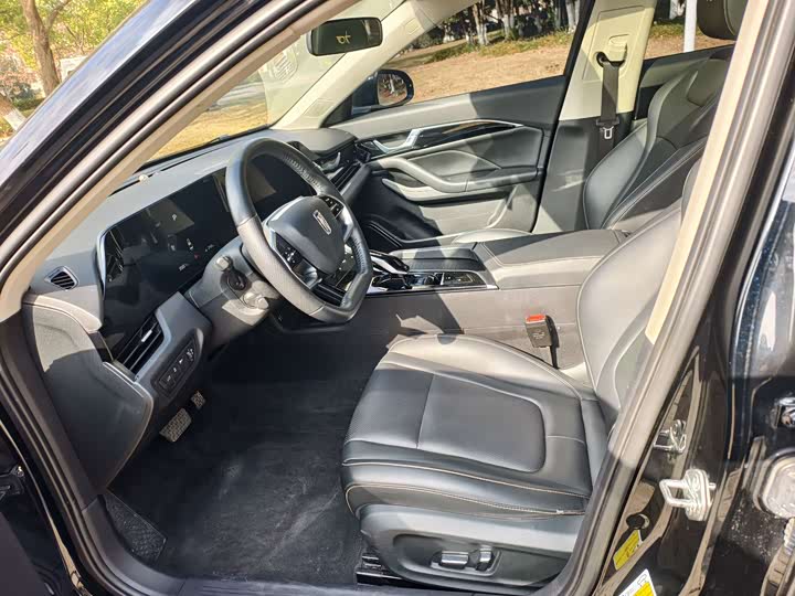 Фото 9 - Bestune B70