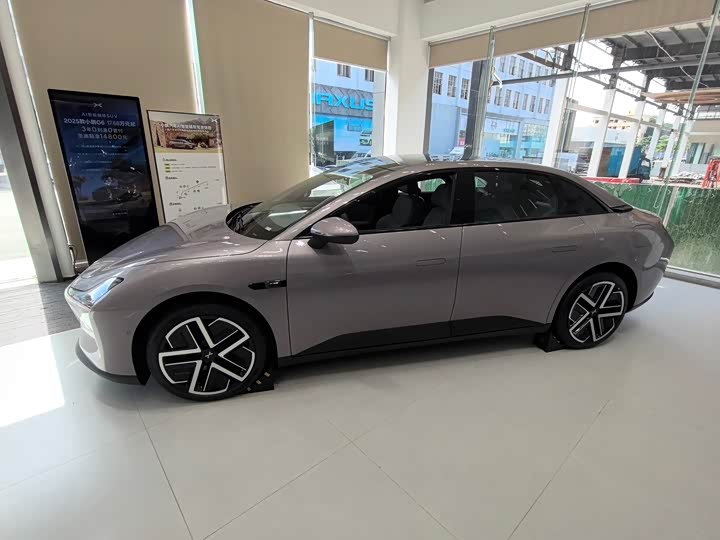 Фото 2 - XPeng Mona M03