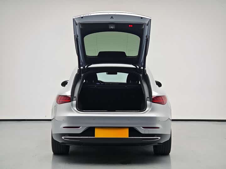 Photo 8 - Mercedes-Benz EQS