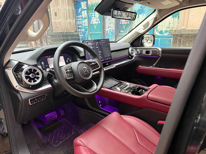 Фото 4 - Tank 400 Hybrid