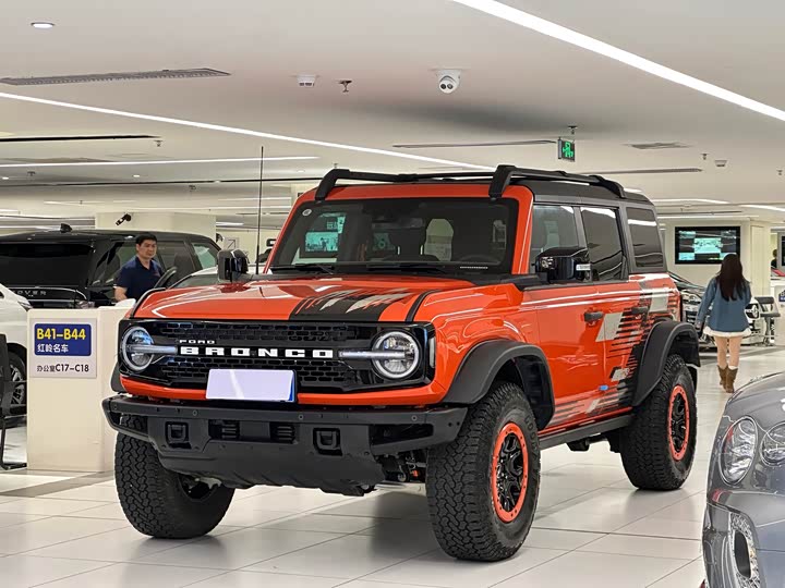 Фото 1 - Ford Bronco