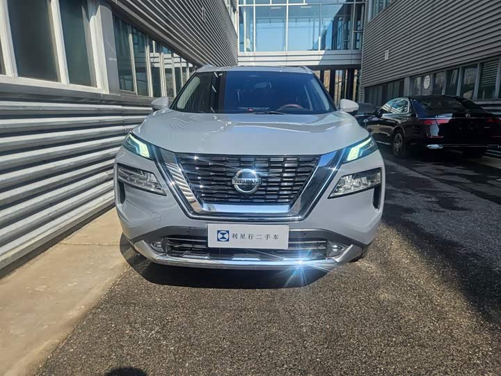 Фото 2 - Nissan X-Trail