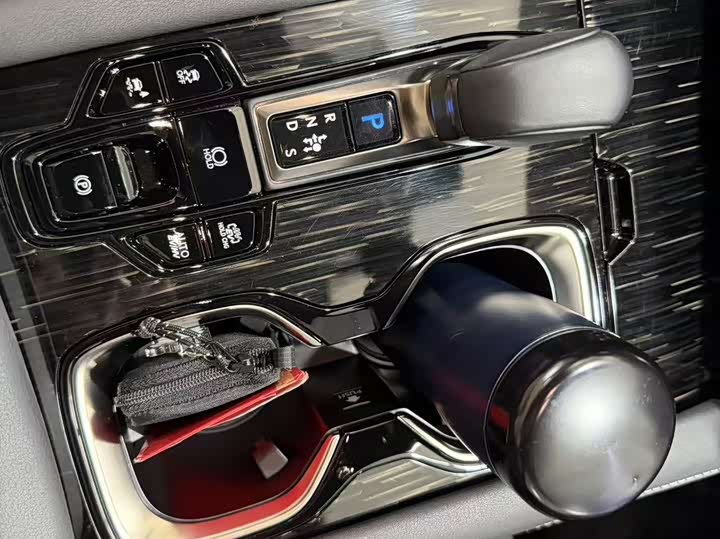 Photo 4 - Lexus RX Hybrid