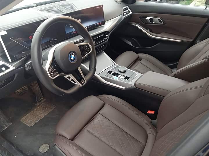 Фото 8 - BMW i3