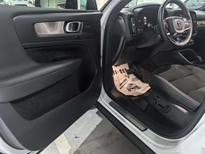 Фото 4 - Volvo XC40 EV