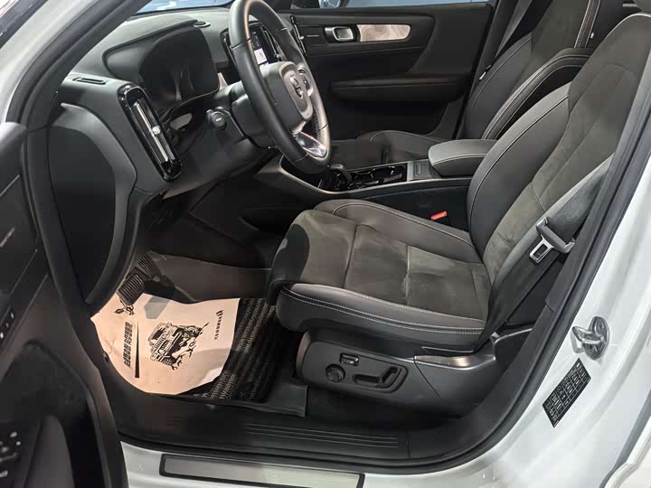 Фото 5 - Volvo XC40 EV