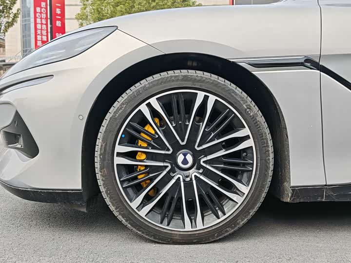 Фото 7 - Denza Z9GT