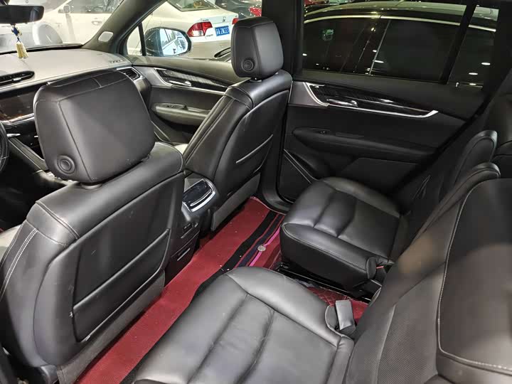 Фото 5 - Cadillac XT6