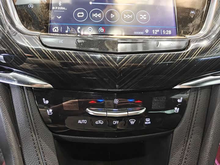 Фото 8 - Cadillac XT6
