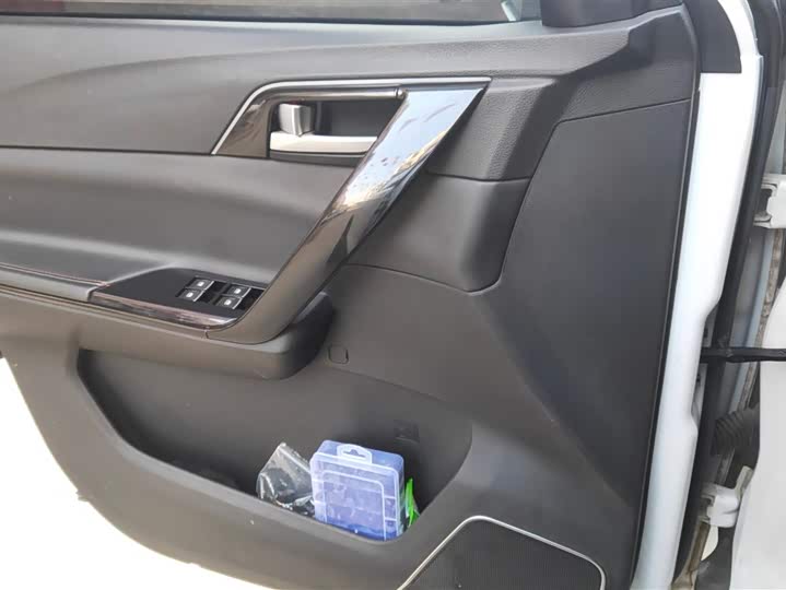 Фото 7 - Dongfeng Forthing T5