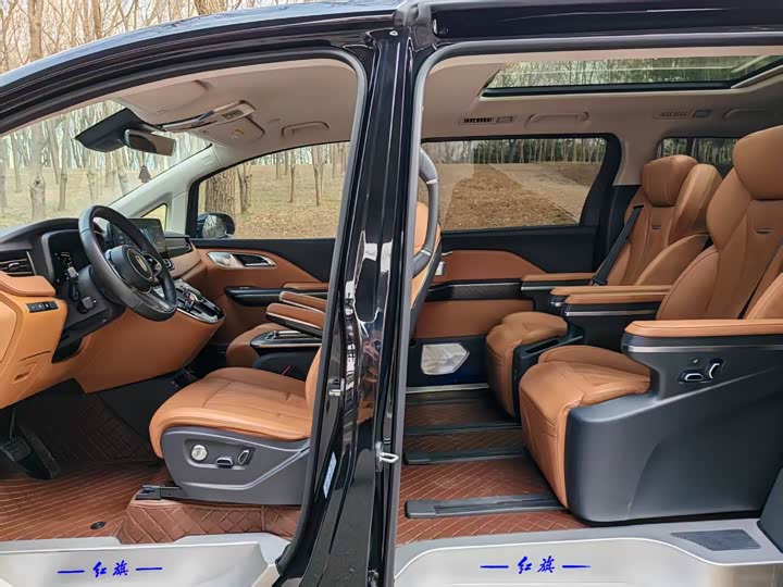 Фото 7 - Hongqi HQ9