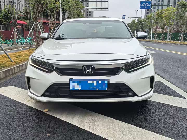 Фото 2 - Honda Inspire