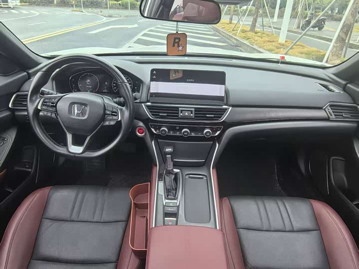 Фото 6 - Honda Inspire