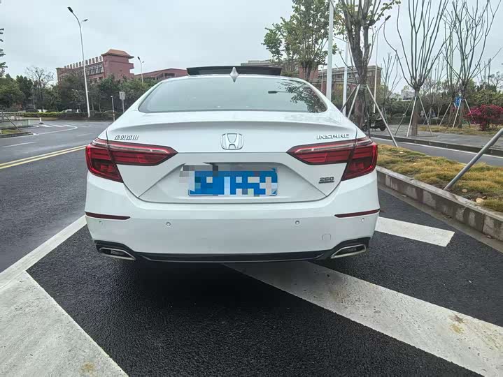 Фото 7 - Honda Inspire