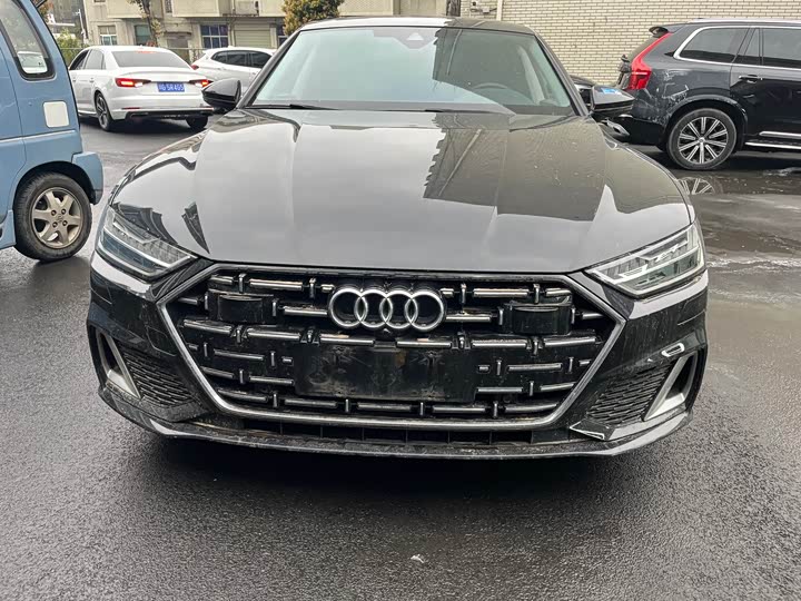 Фото 2 - Audi A7L