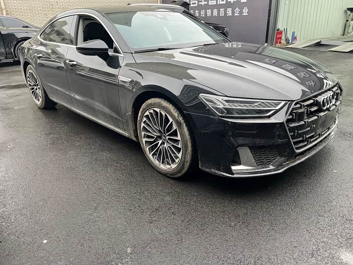 Фото 3 - Audi A7L