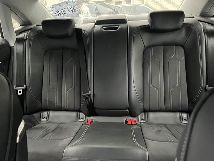 Фото 6 - Audi A7L