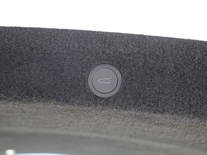 Фото 9 - Tesla Model Y