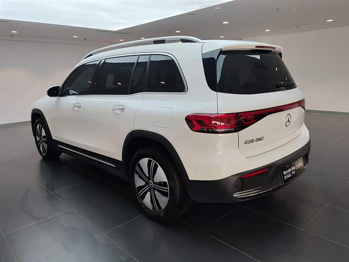 Фото 6 - Mercedes-Benz EQB