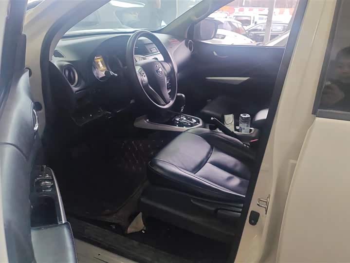 Фото 9 - Nissan Terra