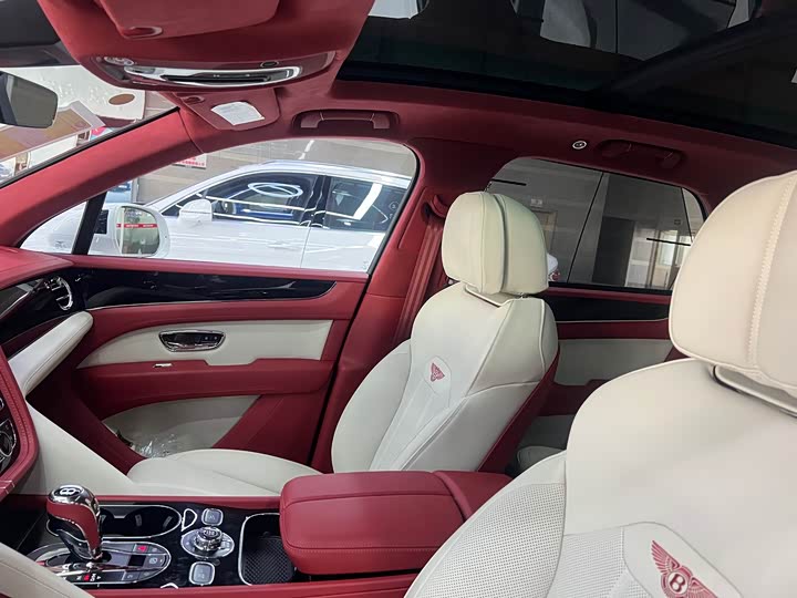 Фото 8 - Bentley Bentayga