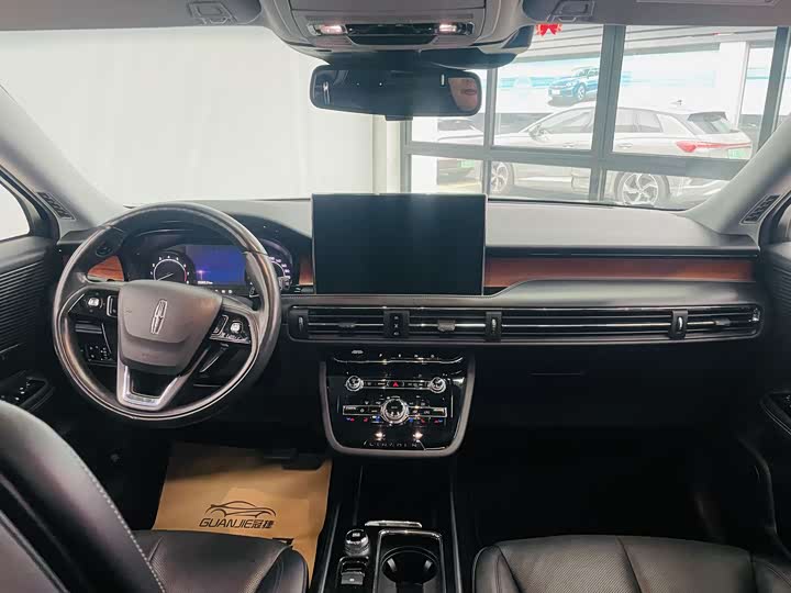 Photo 7 - Lincoln Corsair