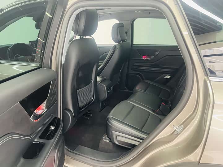 Photo 9 - Lincoln Corsair