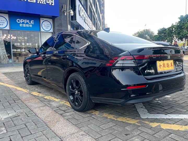 Photo 6 - Honda Accord