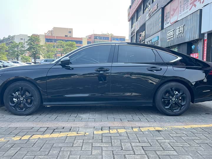 Photo 7 - Honda Accord